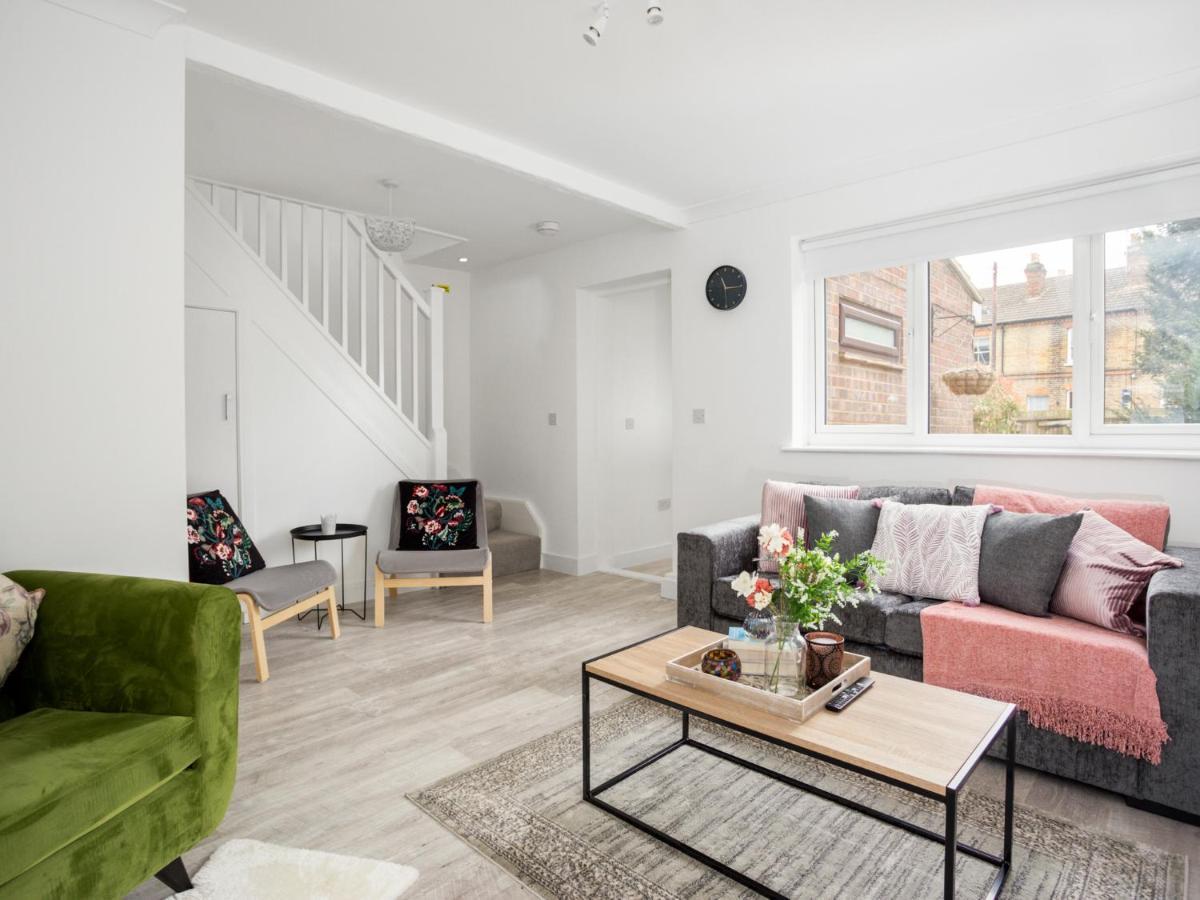 Large Modern Family Home 윈저 외부 사진