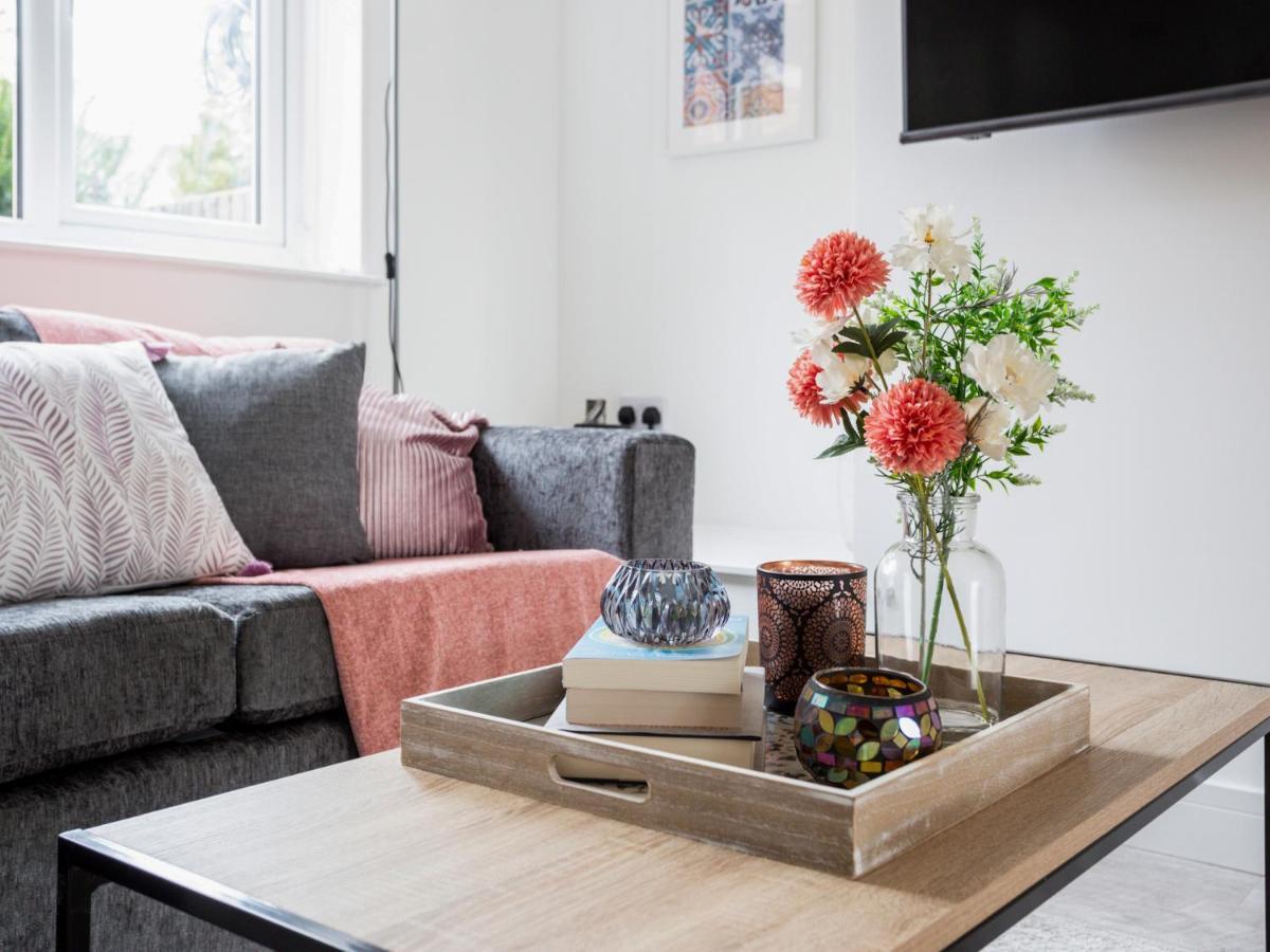 Large Modern Family Home 윈저 외부 사진